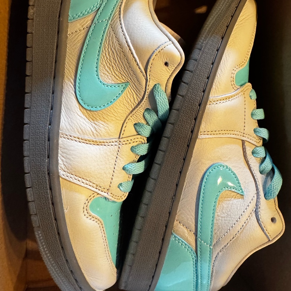 Nike Air Jordan 1 Low SE - worn once